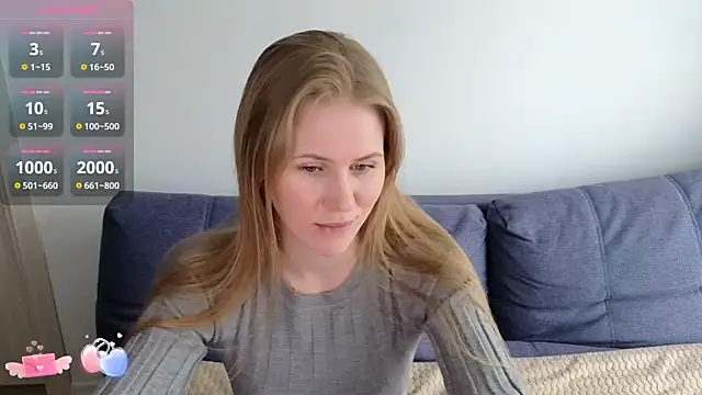 Snapshot of IsabelAllen chatting on 12, 3, 2025 IsabelAllen online show from 12, 3, 2025