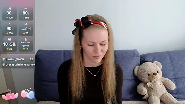 Snapshot of IsabelAllen chatting on 5, 3, 2025 IsabelAllen online show from 5, 3, 2025