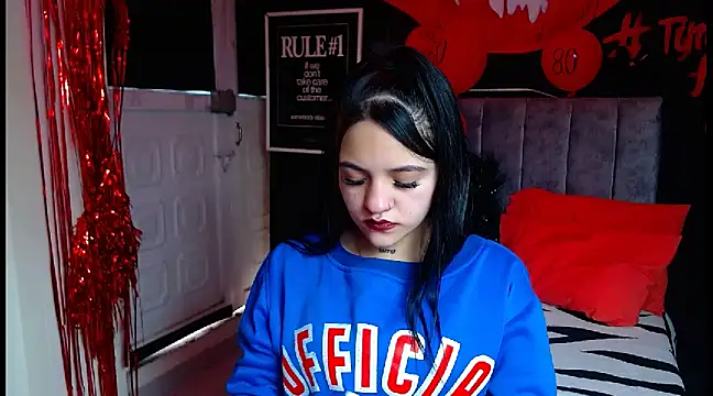 Violettasquirt online show from 11, 3, 2025