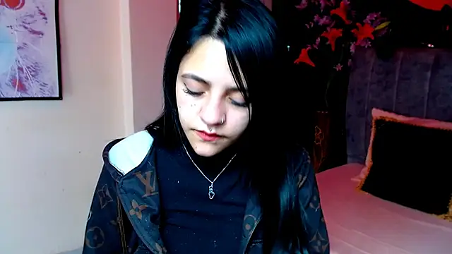 Violettasquirt online show from 1, 12, 2025