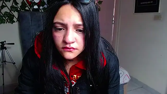 Snapshot of Violettasquirt chatting on 11, 6, 2026 Violettasquirt online show from 11, 6, 2026