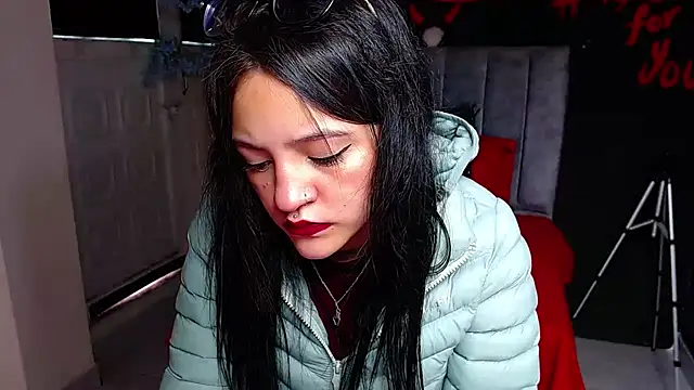 Violettasquirt online show from 16, 3, 2026