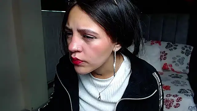 Violettasquirt online show from 7, 4, 2026