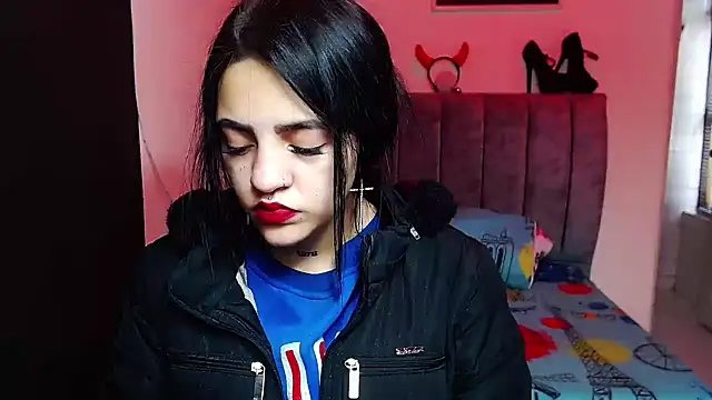 Violettasquirt online show from 8, 10, 2025