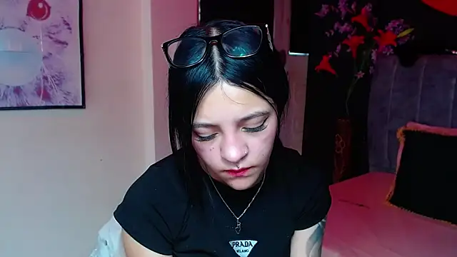 Violettasquirt online show from 4, 12, 2025