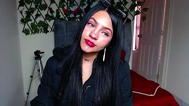 Violettasquirt online show from 25, 5, 2026