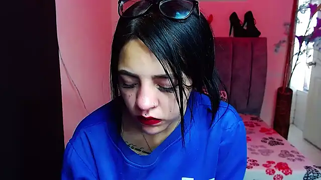 Violettasquirt online show from 2, 10, 2025