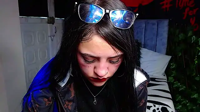 Violettasquirt online show from 27, 4, 2026