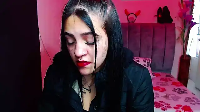 Violettasquirt online show from 3, 10, 2025