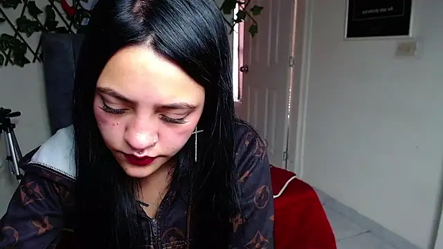 Violettasquirt online show from 26, 5, 2026