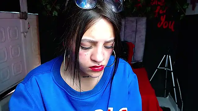 Violettasquirt online show from 8, 5, 2026