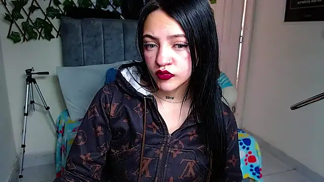 Snapshot of Violettasquirt chatting on 6, 7, 2026 Violettasquirt online show from 6, 7, 2026