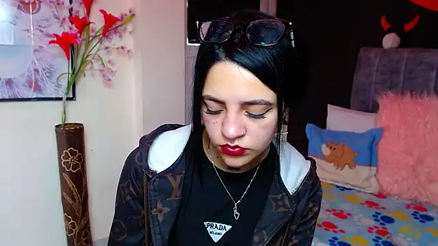 Violettasquirt online show from 18, 11, 2025