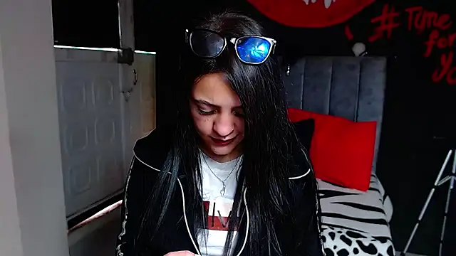 Violettasquirt online show from 24, 3, 2026