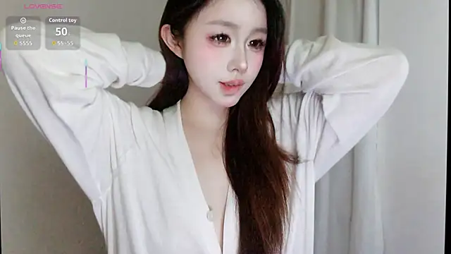 Snapshot of Hazel-11 chatting on 5, 10, 2025 Hazel-11 online show from 5, 10, 2025