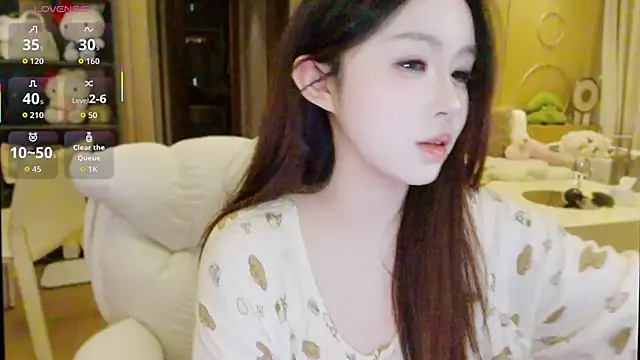 Snapshot of Hazel-11 chatting on 3, 12, 2025 Hazel-11 online show from 3, 12, 2025