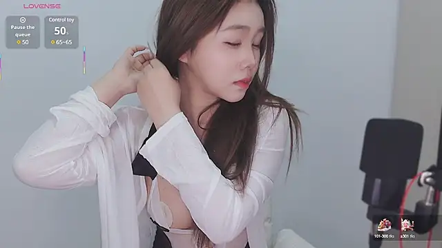 Snapshot of Hazel-11 chatting on 20, 2, 2025 Hazel-11 online show from 20, 2, 2025