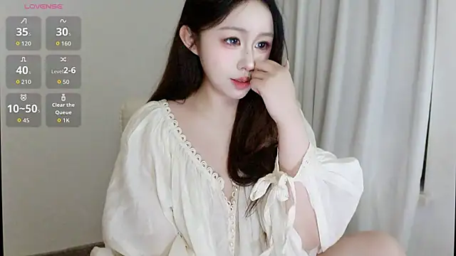 Snapshot of Hazel-11 chatting on 1, 11, 2025 Hazel-11 online show from 1, 11, 2025