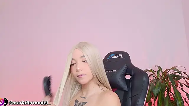 Mariafer05 online show from 7, 4, 2026