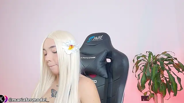 Mariafer05 online show from 13, 4, 2026