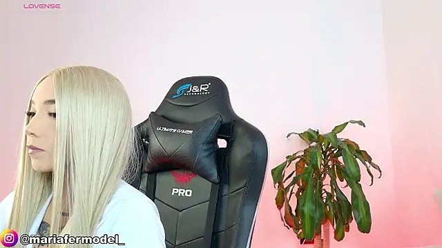 Mariafer05 online show from 7, 2, 2026