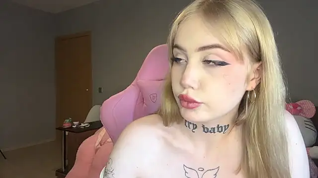 Snapshot of hanna_cry_baby chatting on 19, 3, 2025 hanna cry baby online show from 19, 3, 2025