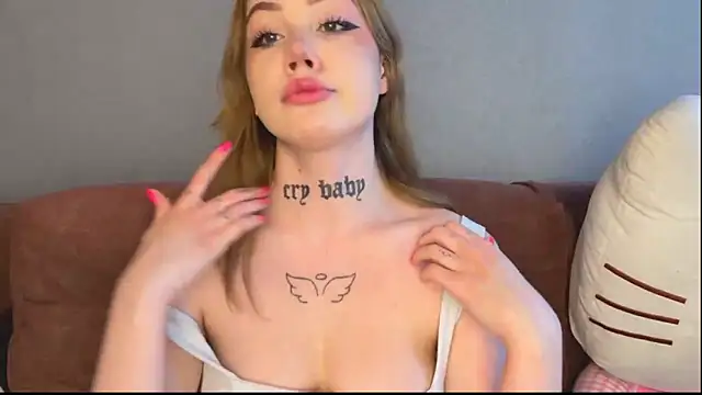 Snapshot of hanna_cry_baby chatting on 1, 2, 2026 hanna cry baby online show from 1, 2, 2026