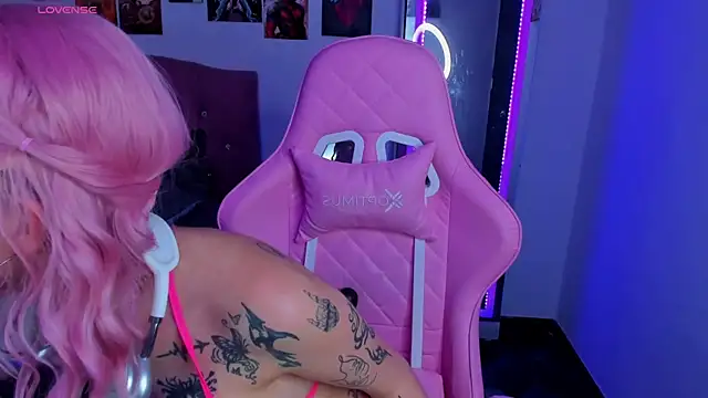 adri tom44 online show from 19, 2, 2025