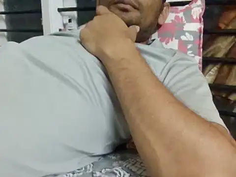 Snapshot of NiceBoy9099 chatting on 28, 2, 2025 NiceBoy9099 online show from 28, 2, 2025