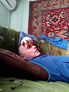 Pineapple04 online show from 6, 10, 2025