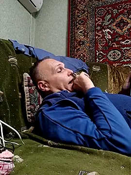 Pineapple04 online show from 2, 10, 2025