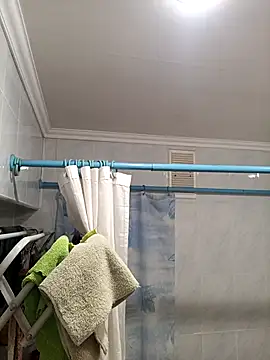 Pineapple04 online show from 11, 11, 2025