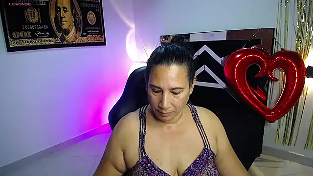 sussy lee  online show from 18, 2, 2025