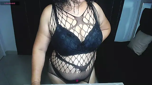 sussy lee  online show from 3, 3, 2025