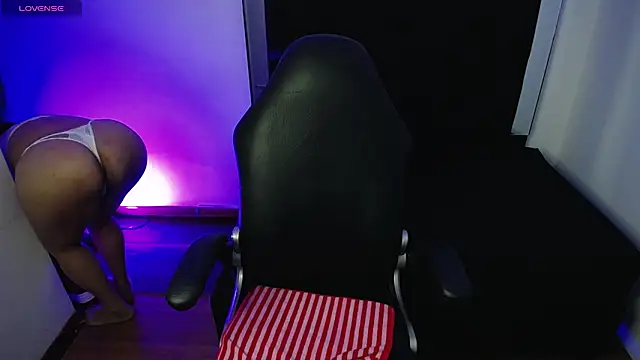 sussy lee  online show from 6, 3, 2025