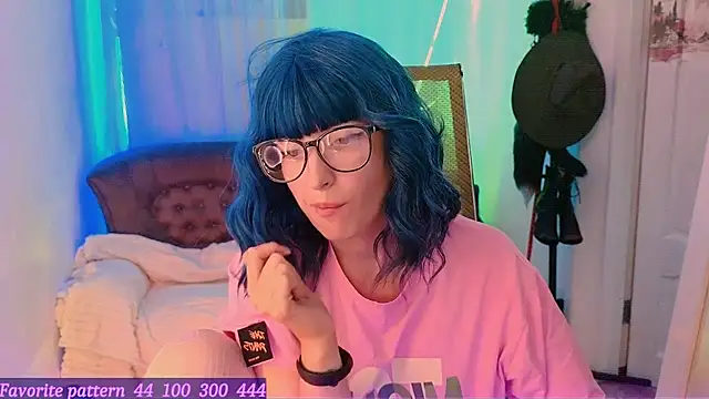 Snapshot of Toxic_Ellies chatting on 12, 7, 2026 Toxic Ellies online show from 12, 7, 2026