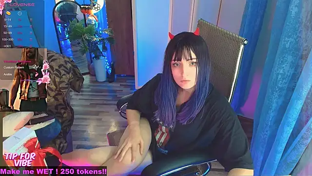 Snapshot of Toxic_Ellies chatting on 13, 10, 2025 Toxic Ellies online show from 13, 10, 2025