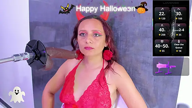 Snapshot of Issys_milf chatting on 31, 10, 2025 Issys milf online show from 31, 10, 2025