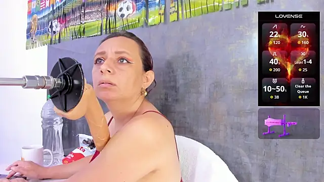 Snapshot of Issys_milf chatting on 8, 7, 2026 Issys milf online show from 8, 7, 2026