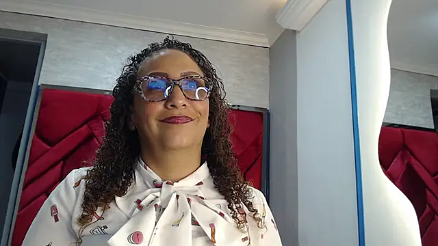 EvaMills1 online show from 19, 3, 2025