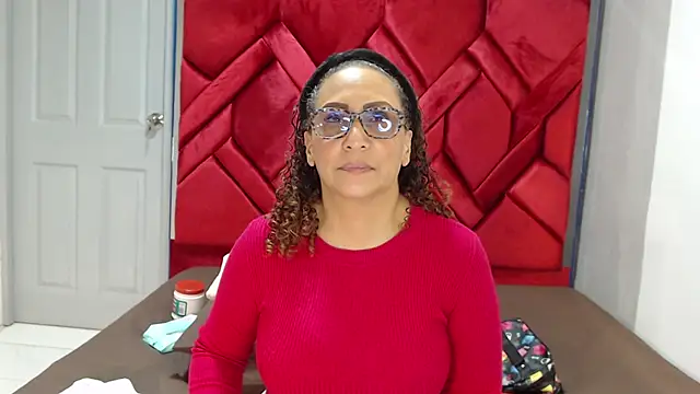 EvaMills1 online show from 24, 2, 2025