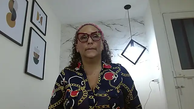 EvaMills1 online show from 13, 11, 2025