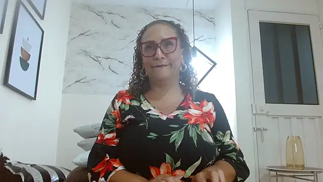 EvaMills1 online show from 9, 9, 2025