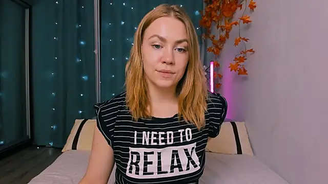 Snapshot of InsatiableFoxX chatting on 19, 9, 2025 InsatiableFoxX online show from 19, 9, 2025