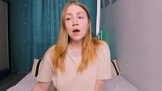 InsatiableFoxX online show from 25, 5, 2026