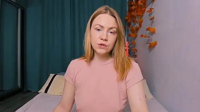 Snapshot of InsatiableFoxX chatting on 10, 11, 2025 InsatiableFoxX online show from 10, 11, 2025