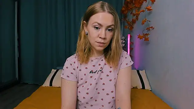 Snapshot of InsatiableFoxX chatting on 23, 9, 2025 InsatiableFoxX online show from 23, 9, 2025