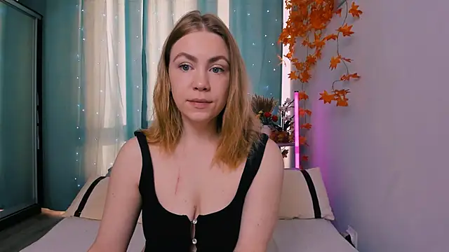 Snapshot of InsatiableFoxX chatting on 29, 9, 2025 InsatiableFoxX online show from 29, 9, 2025