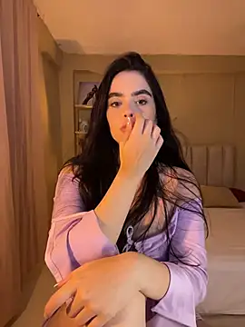 Mavi Coless online show from 6, 11, 2025