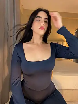 Mavi Coless online show from 4, 10, 2025